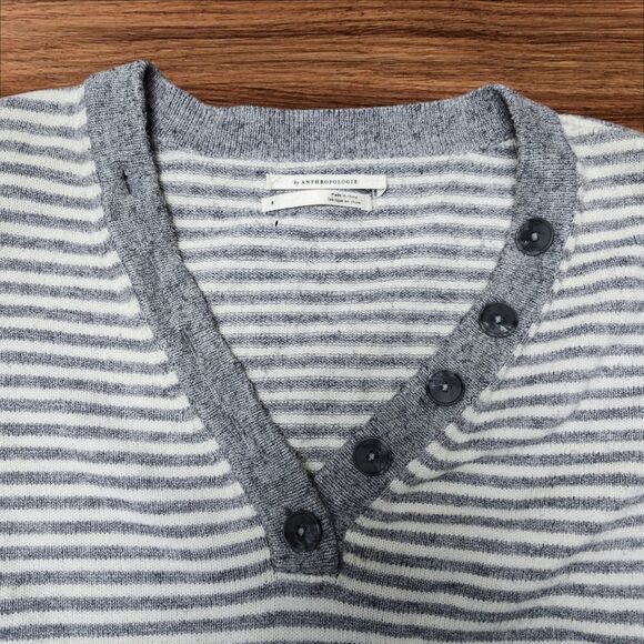 Anthropologie Gray and White Striped V-neck Sweater. Sz. S - Picture 6 of 10